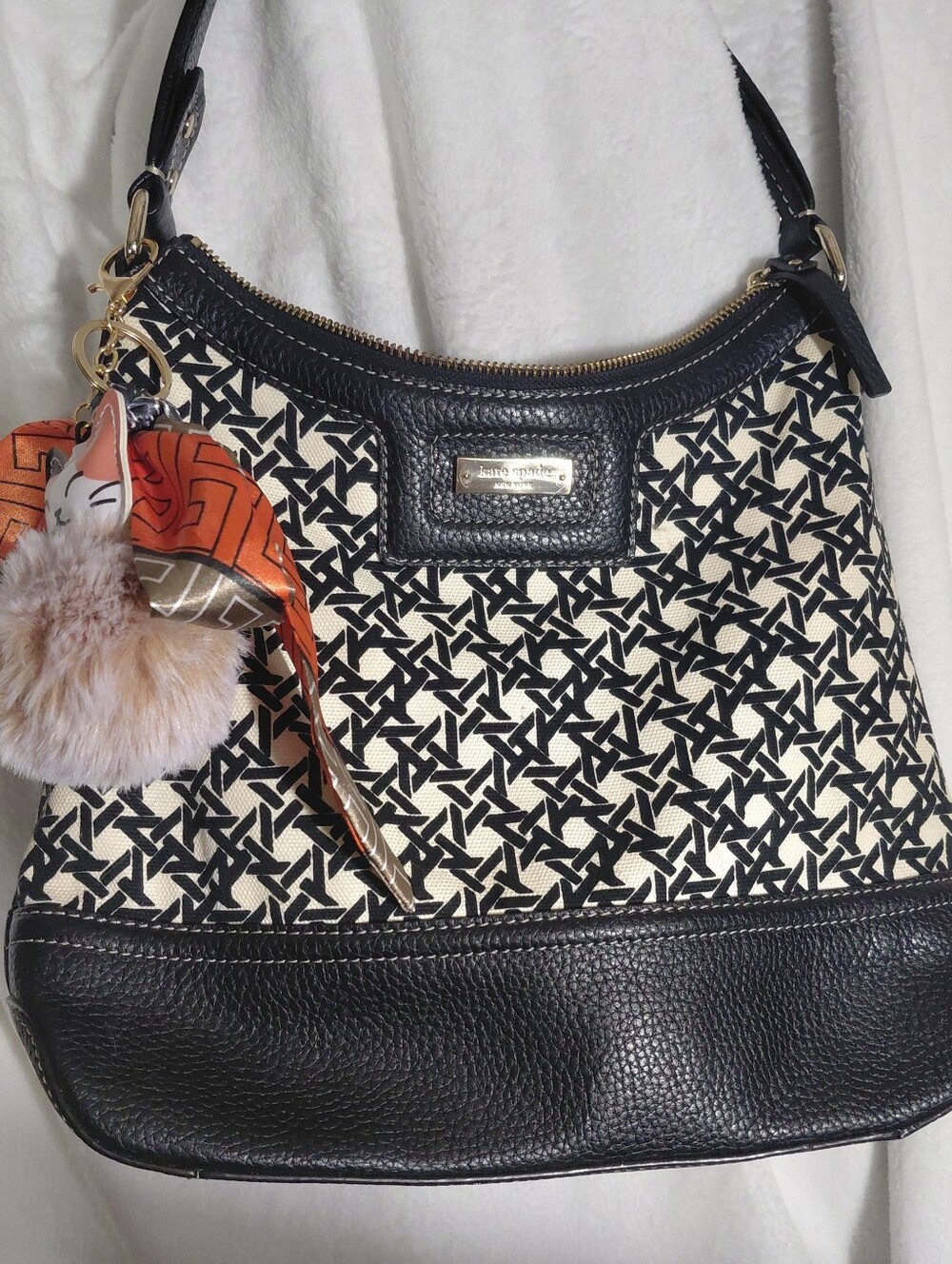 Kate Spade Keswick Vintage Bag Canvas Geo Patterned EUC Light Cream and Black